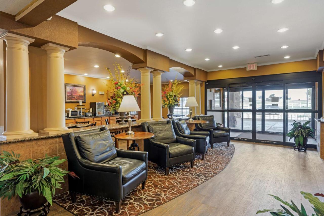Best Western Plus Red River Inn Clarendon Exteriör bild