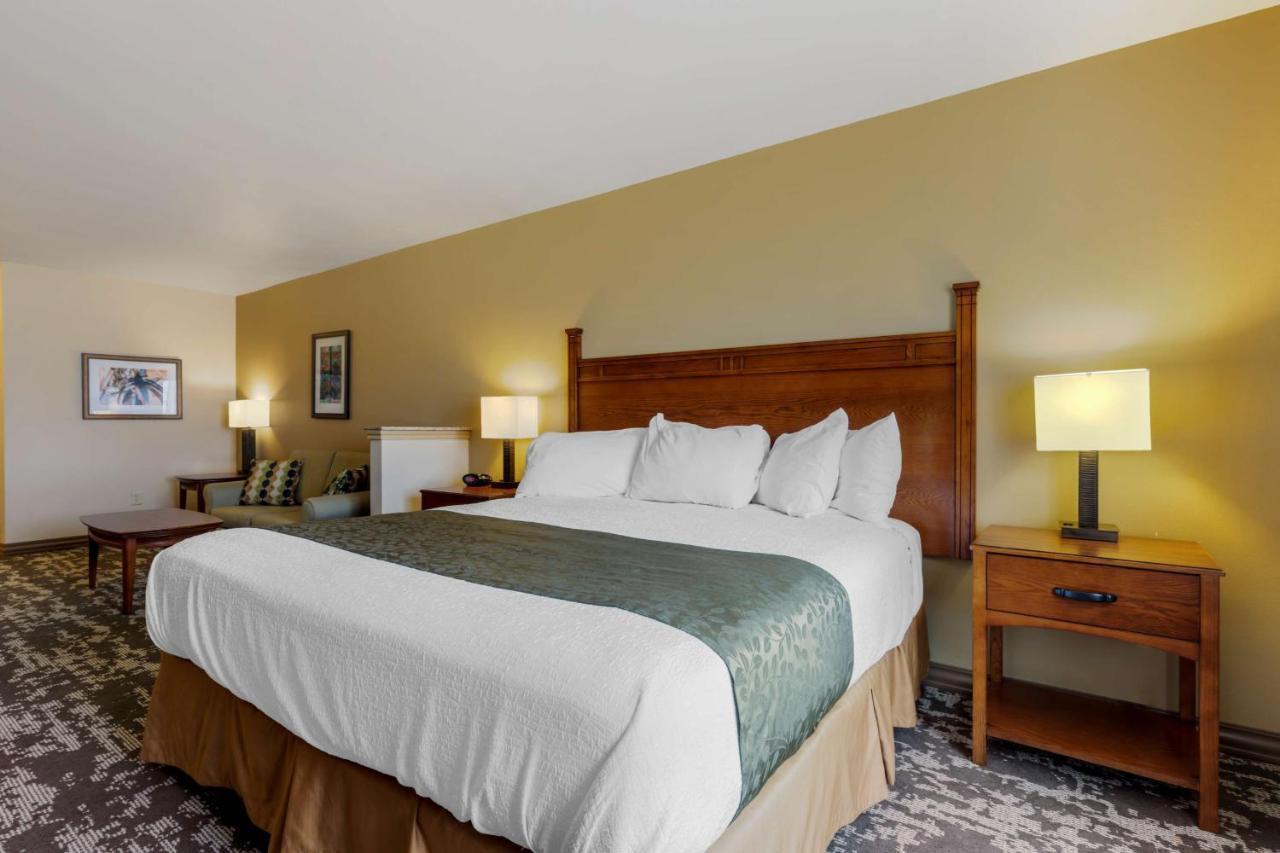 Best Western Plus Red River Inn Clarendon Exteriör bild