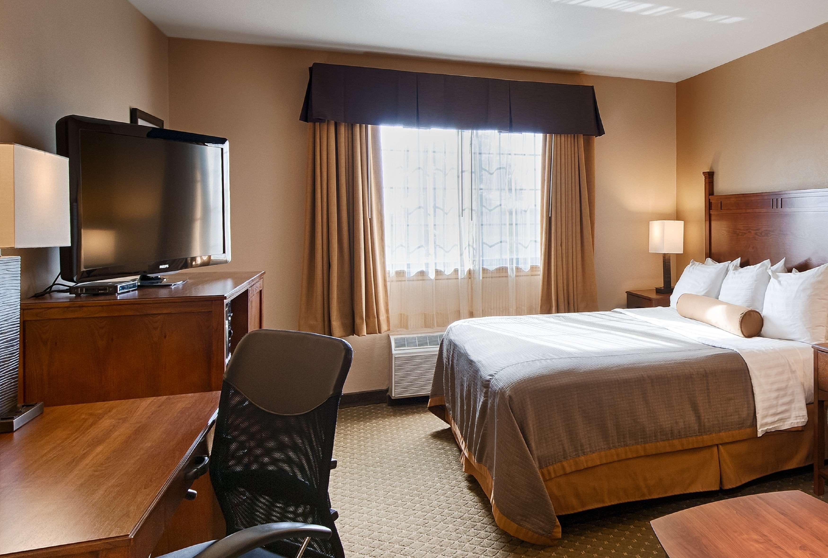 Best Western Plus Red River Inn Clarendon Exteriör bild
