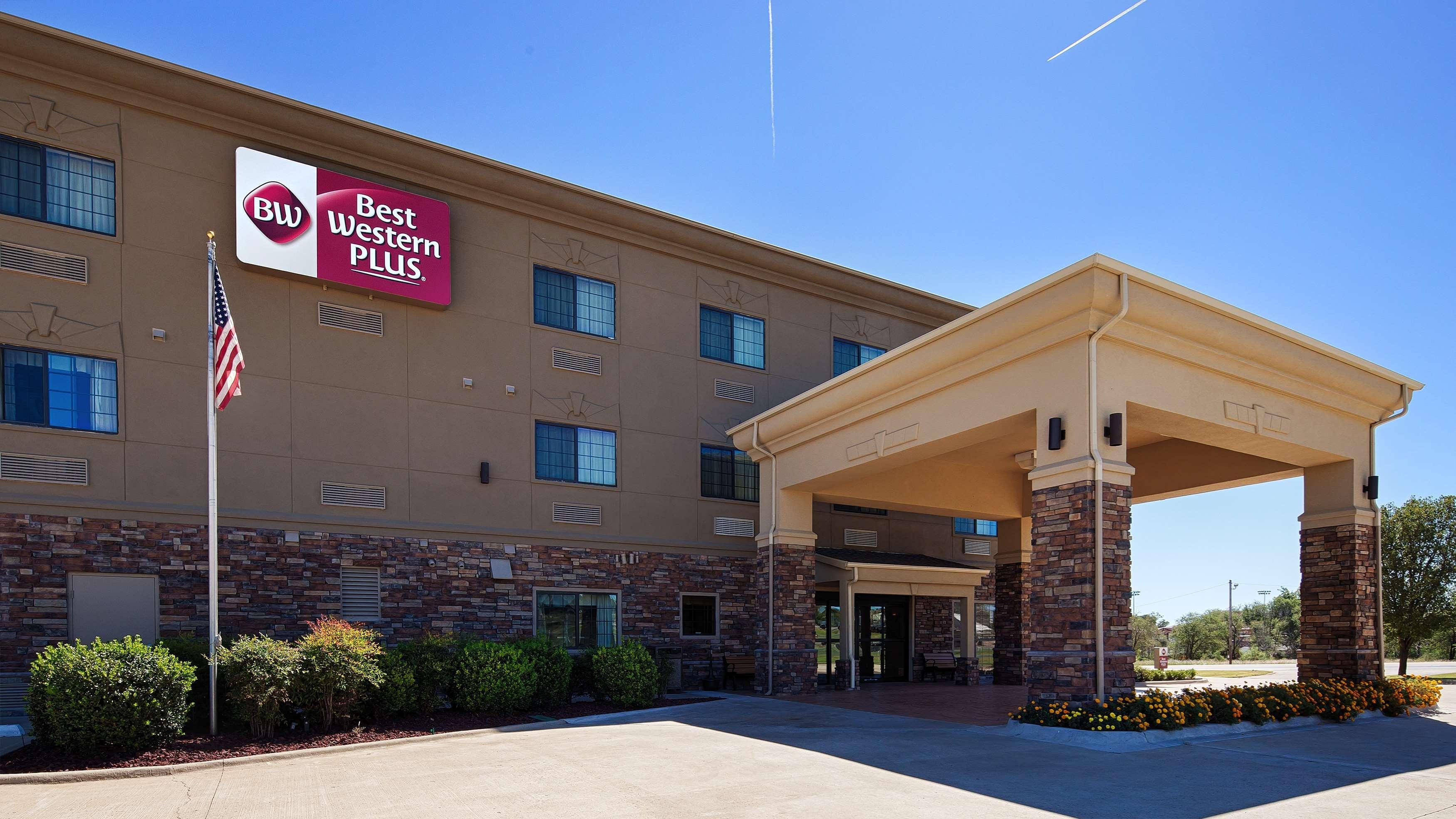 Best Western Plus Red River Inn Clarendon Exteriör bild