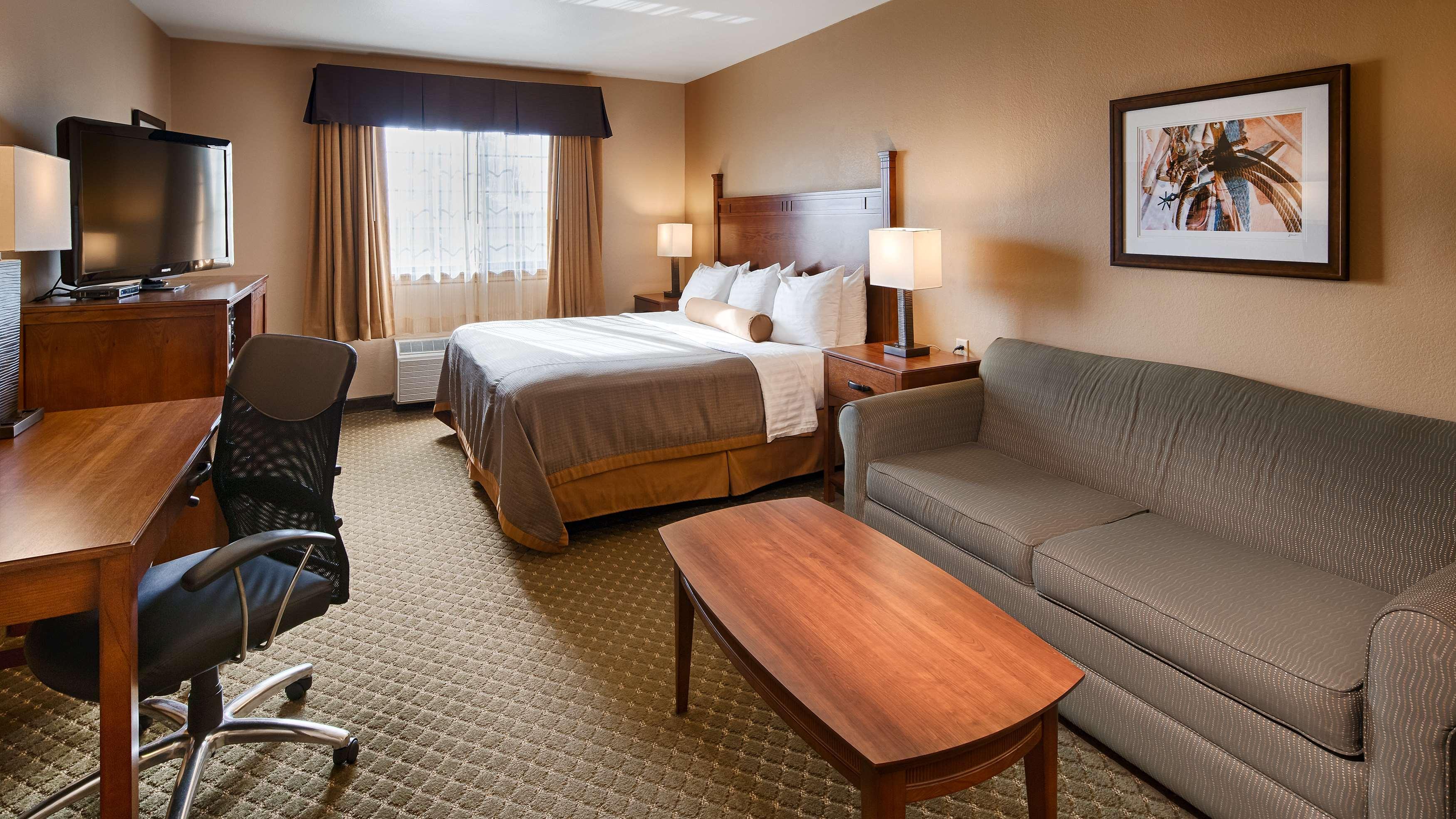 Best Western Plus Red River Inn Clarendon Exteriör bild